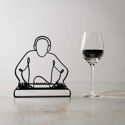 Anatolian Gift BoxDJ - Customized Line Art Figure