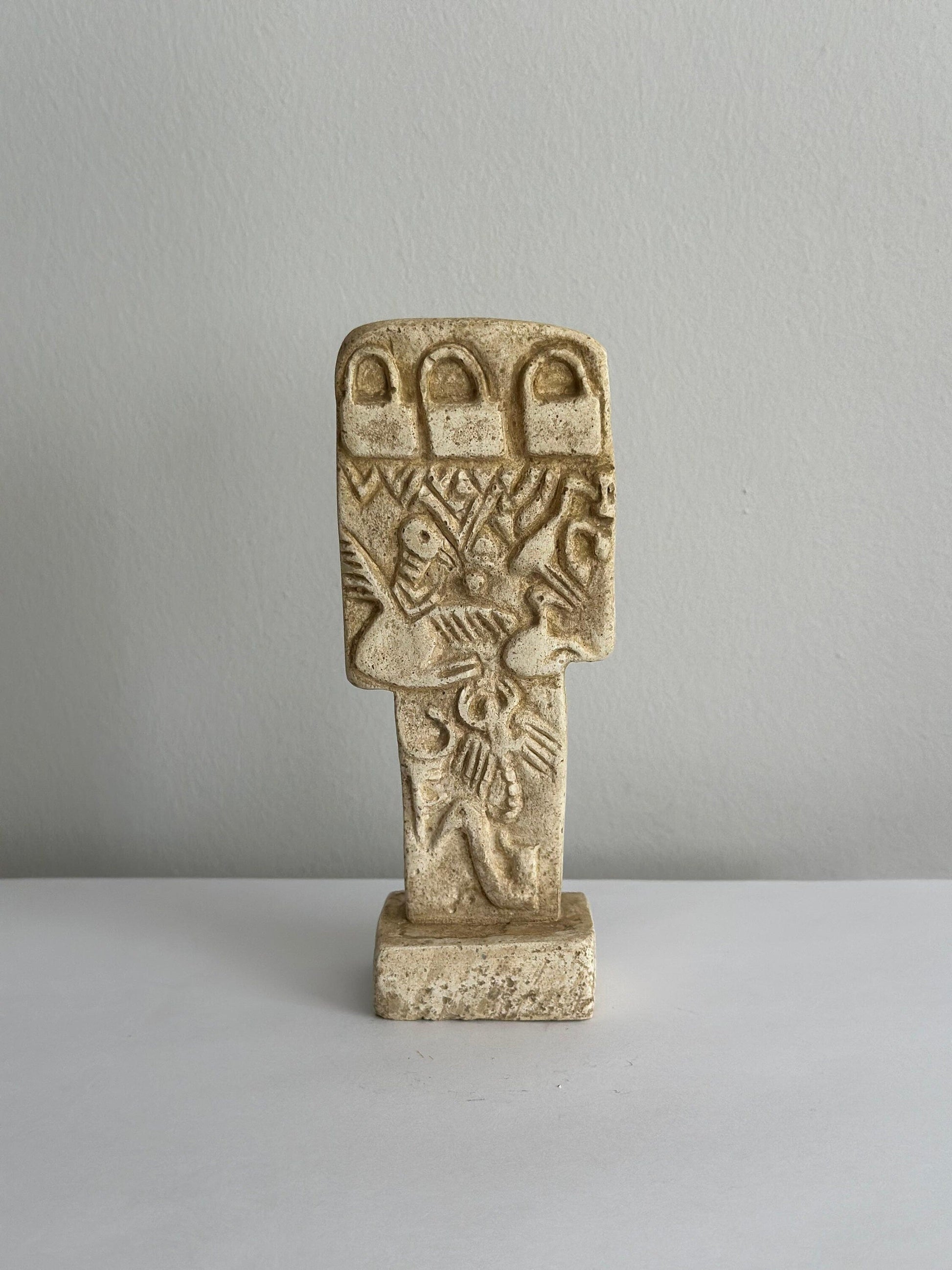 Anatolian Gift BoxGobeklitepe - Pillar 43, Enclosure D: the Vulture - Shaped Stone / Netflix Tv Series THE GIFT (ATIYE) Gobeklitepe , Urfa, Turkey