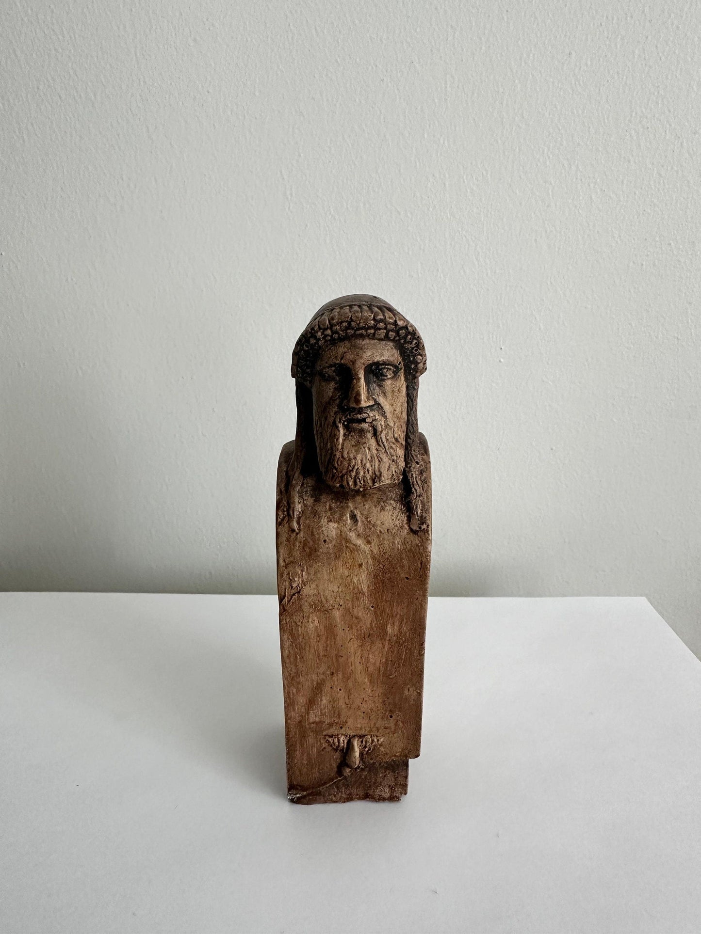 Anatolian Gift BoxHermes Column: A Timeless Guide for Travelers