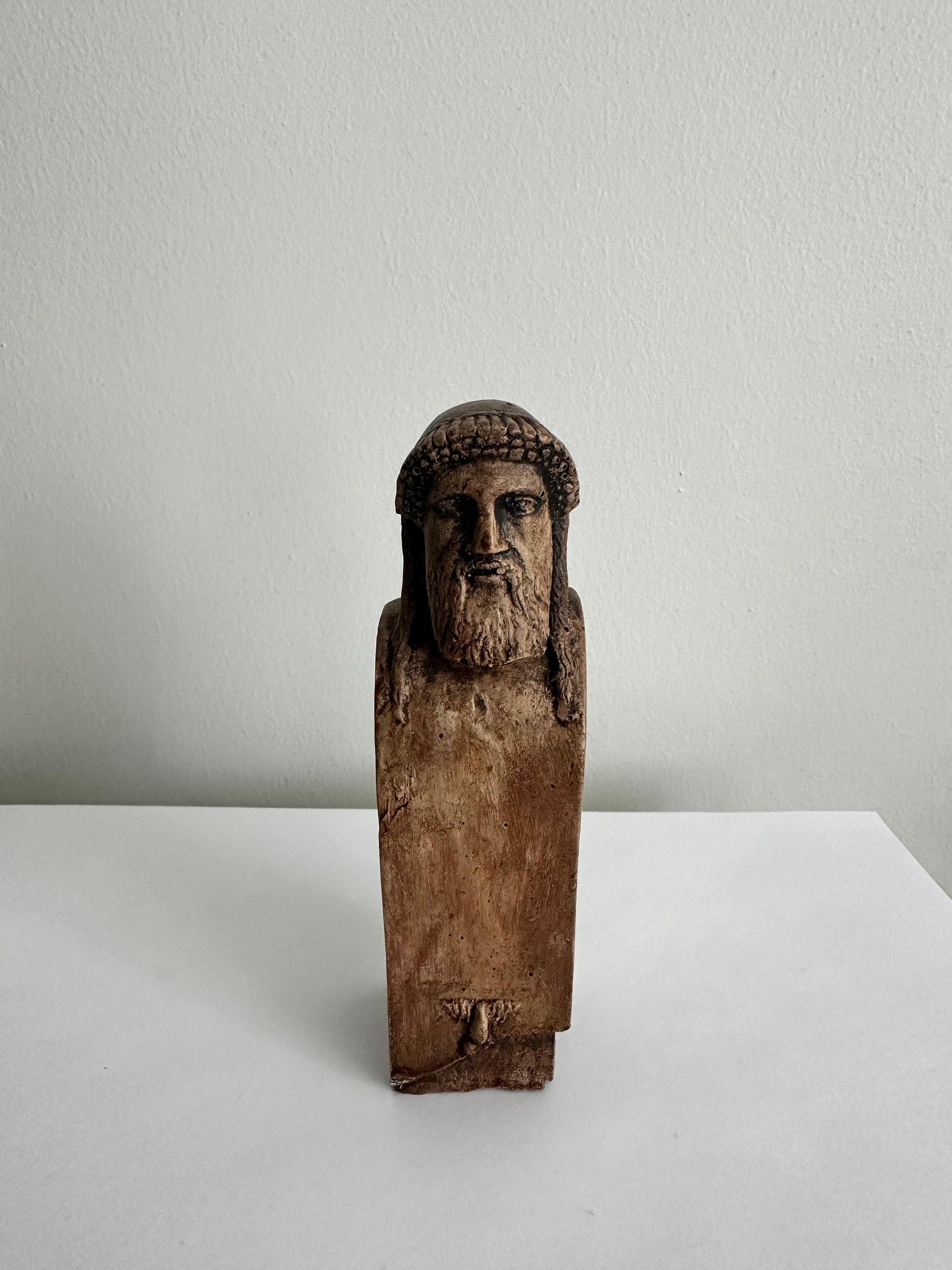 Anatolian Gift BoxHermes Column: A Timeless Guide for Travelers