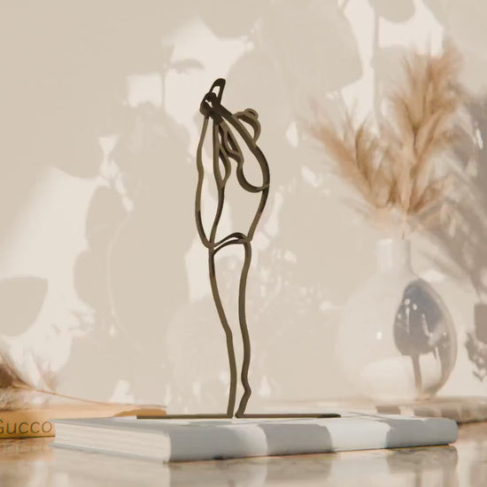 Ballerina 04 - Line Art Figure